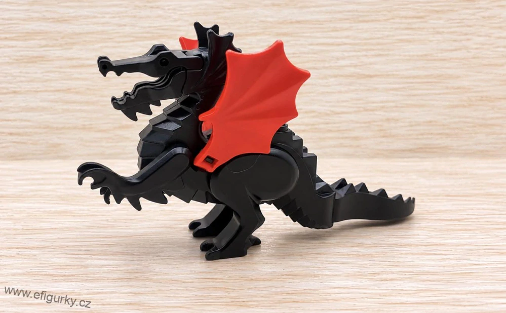 LEGO Castle černý drak s červenými křídly 6129