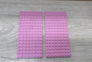 4A38. Lego klasické / Friends - růžové  podložky - cena za celek