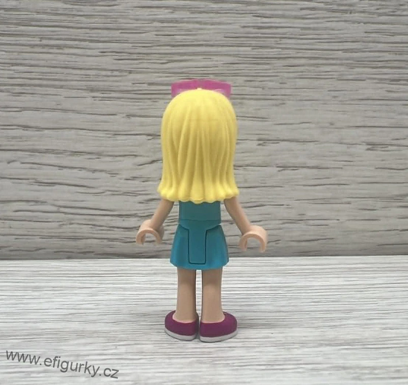 2A28 - Lego Friends  figurka  Stephanie