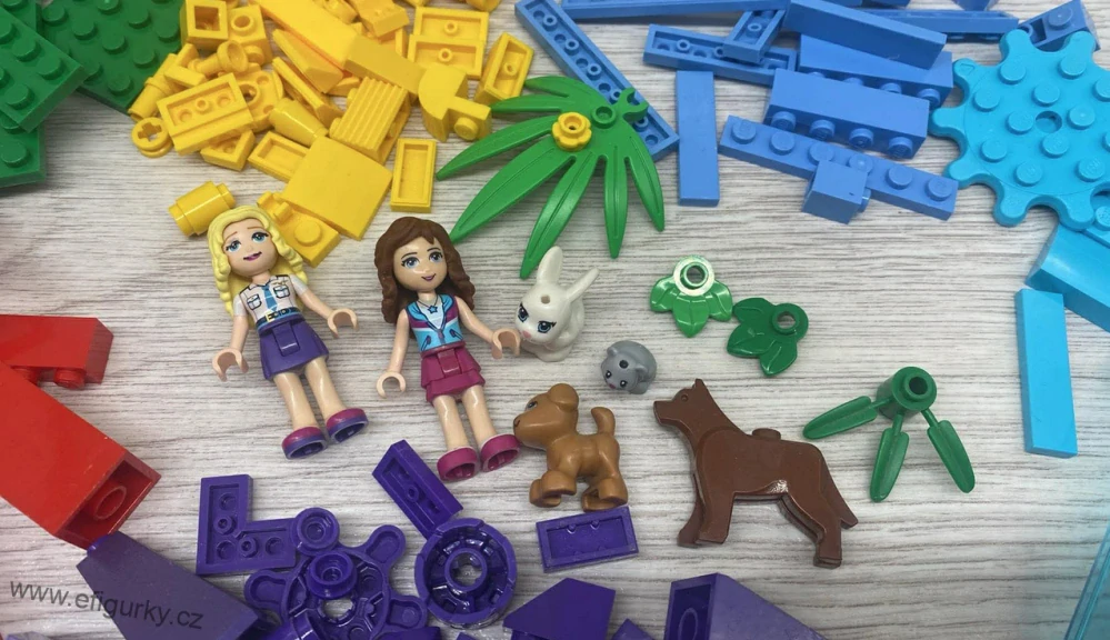 B29. Lego Friends- cena za celek