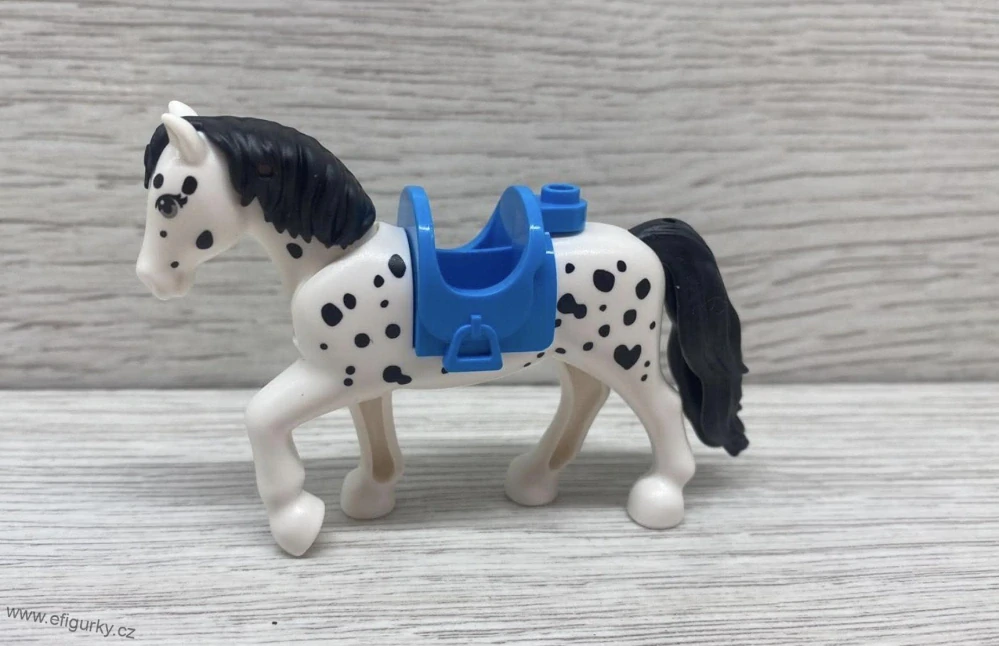 LEGO Friends bílý skvrnitý kůň s modrým sedlem – 41688